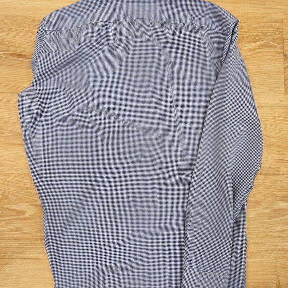 Uniqlo Slim Fit Gingham Button-Down (Size Small) - Picture 4 of 8